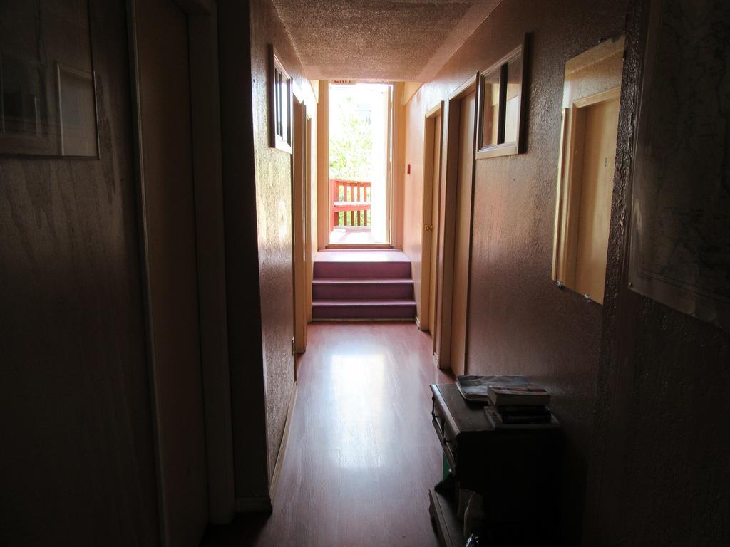 Turtle Hostel Victoria Bagian luar foto